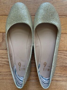 Mix No. 6 Women's Gold Glitter Ballet Flats